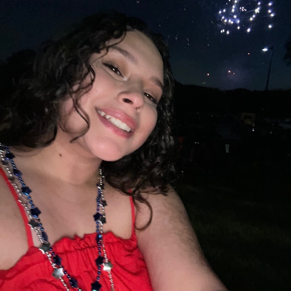 Meet your Posher, Isabel - Picture 1 of 1